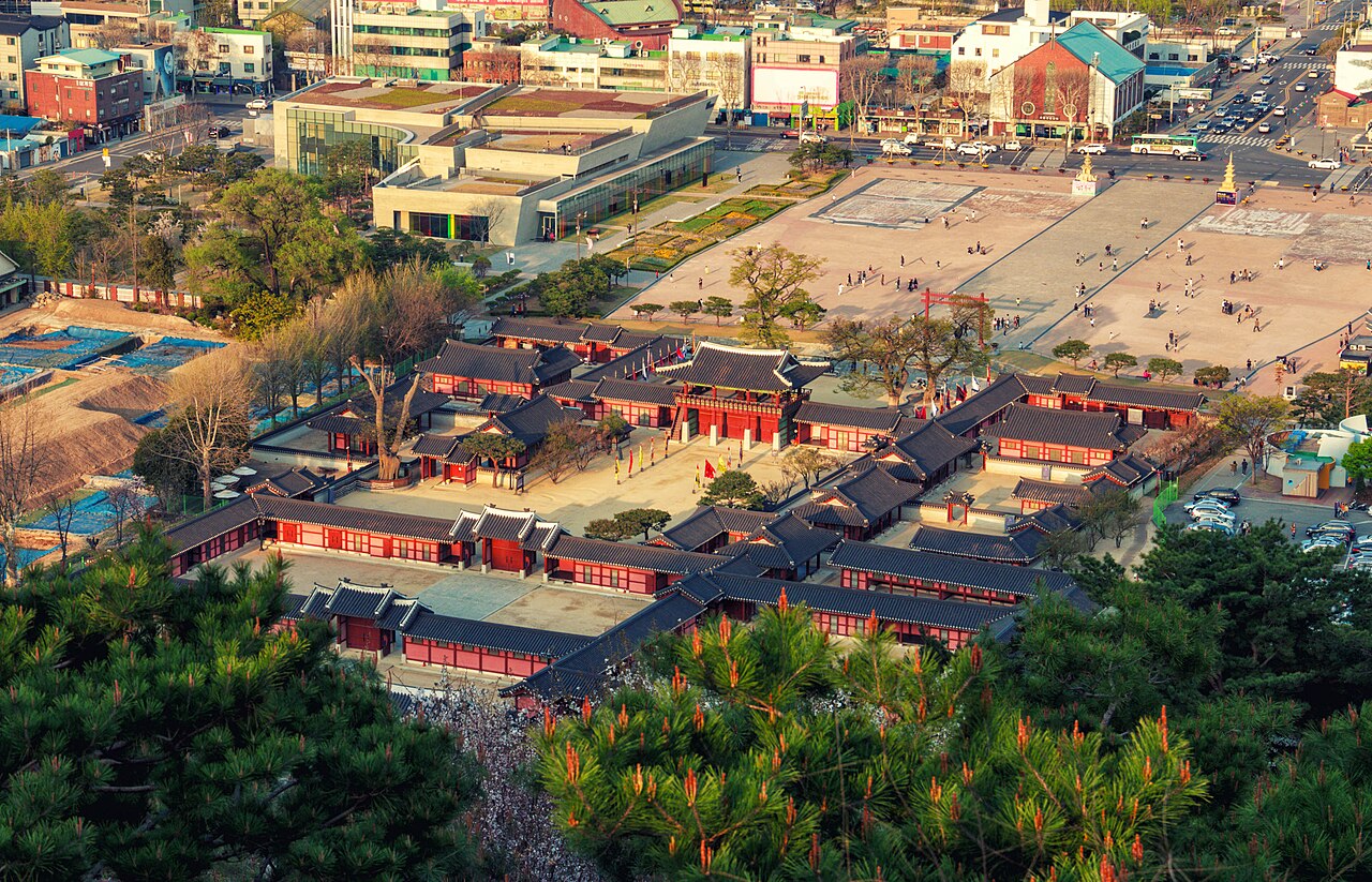 Hwaseong Haenggung: The Largest Temporary Palace in Joseon