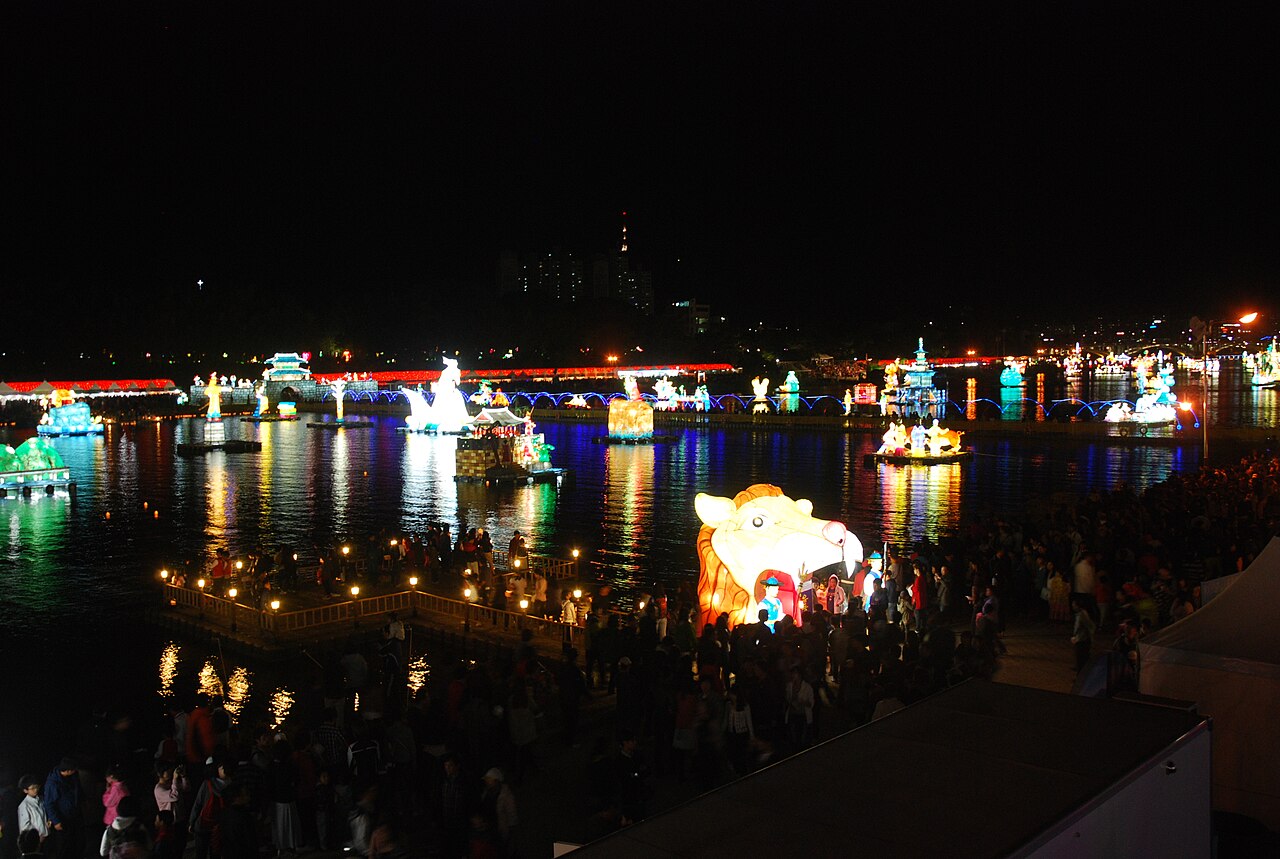 Jinju Namgang Yudeung Festival: Korea's Most Beautiful Lantern Festival